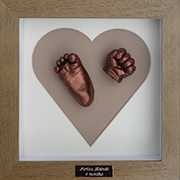 Contemporary 8x8'' Square Oak Heart Frame